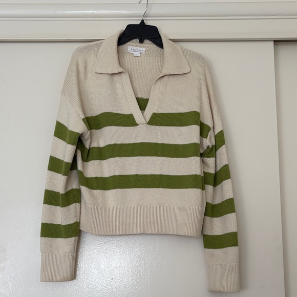 Velvet by Graham & Spencer Olive and Cream V-Neck Sweater - Picture 1 of 1